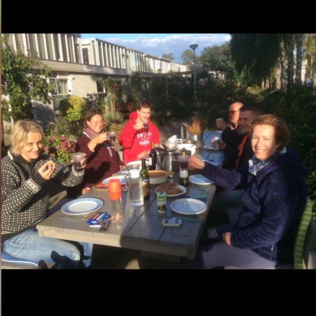 Aan tafel in de Rondeelstraat